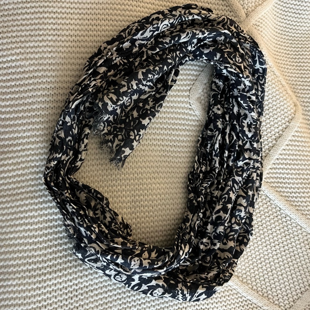 Loft Navy and White Scarf